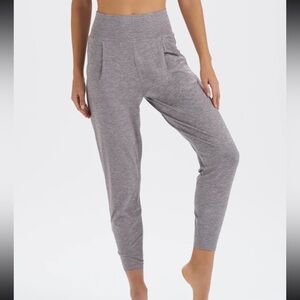 Vuori Lux Harem Pants - size small